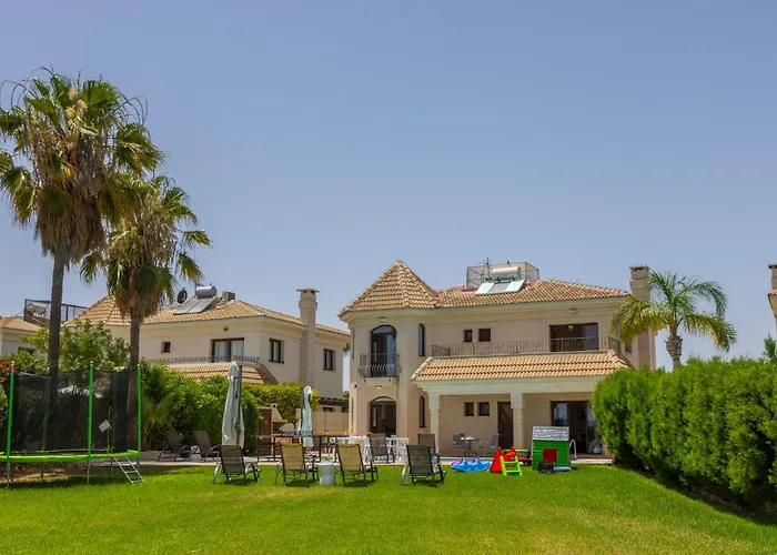 Villa Sunnyvillas: 4br Seafront Villa*private Pool*bw44 Protaras